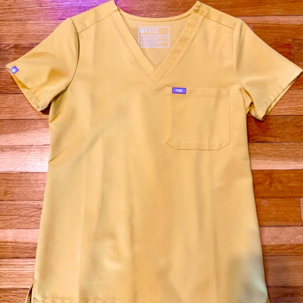 Figs Catarina One pocket scrub top. XXS. Light gold (discontinued color).